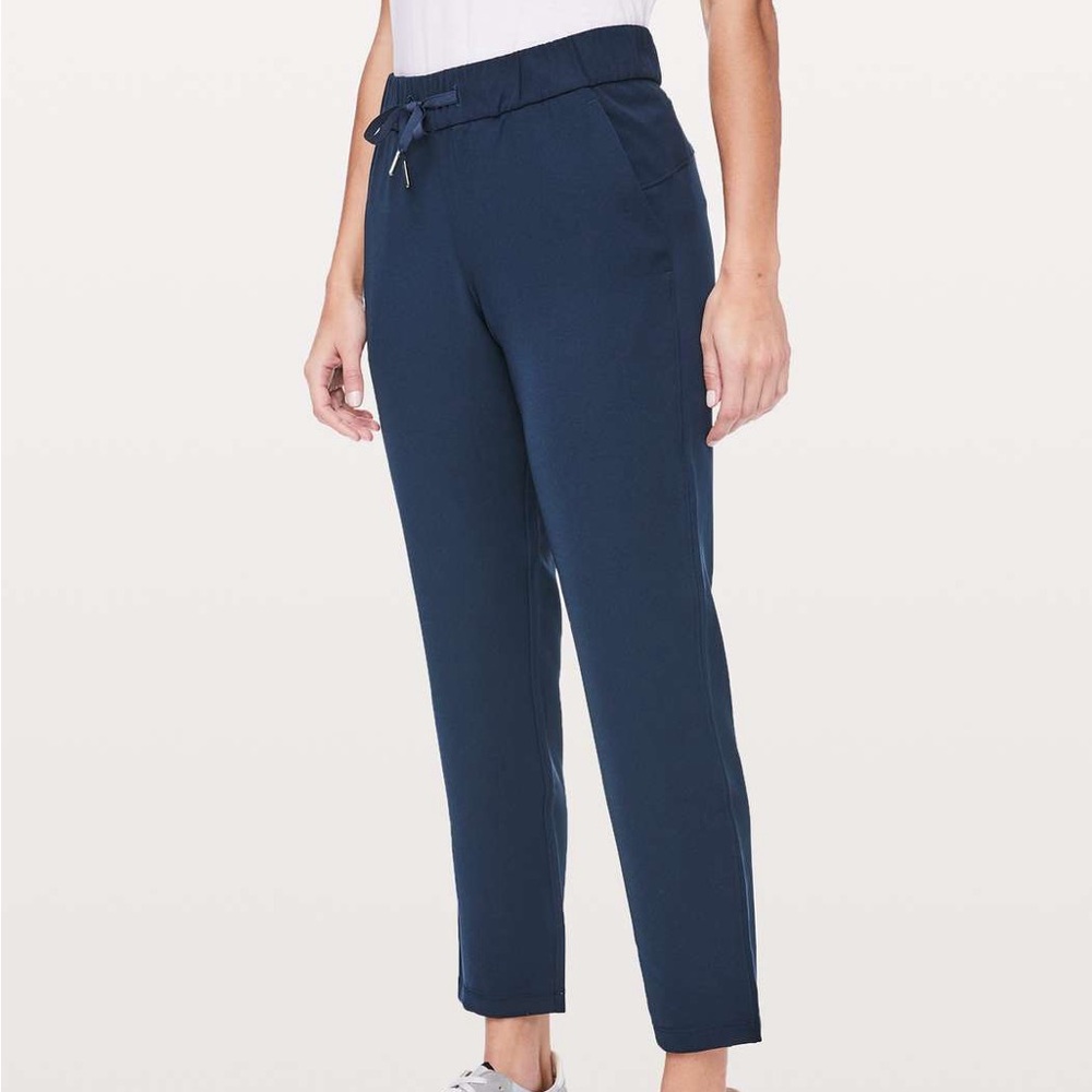 Lululemon On The Fly Pant *Woven 27" — Navy Blue